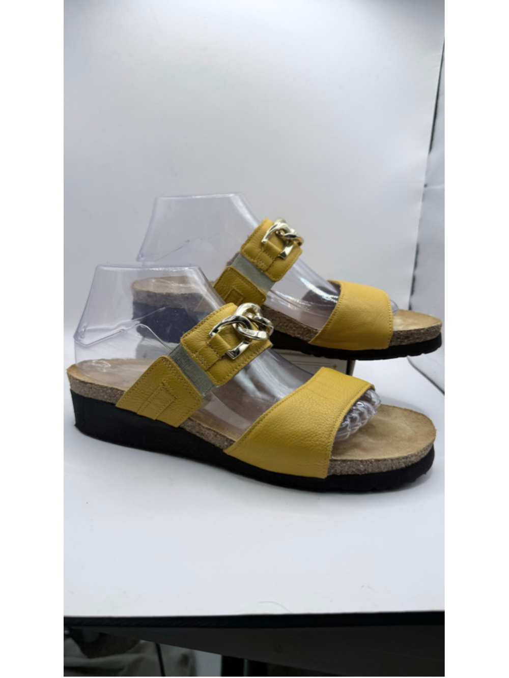 Women's Naot Sandals Size 9 Yellow Gold Chain Detail